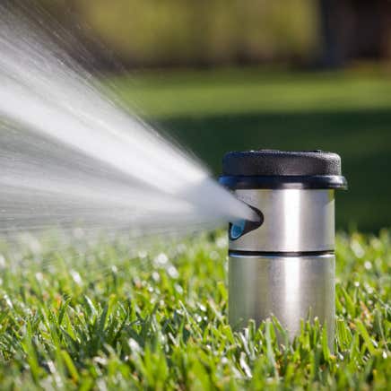 Garten Bewässerung Beregnung Bremen Hamburg Rotenburg Sportplatz Reitplatz Hunter Grundwasser Hydrawise