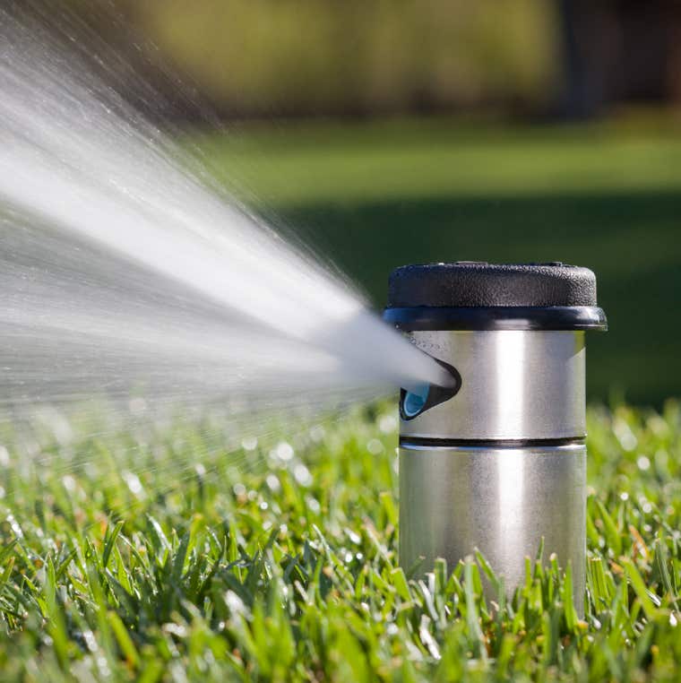 Garten Bewässerung Beregnung Bremen Hamburg Rotenburg Sportplatz Reitplatz Hunter Grundwasser Hydrawise