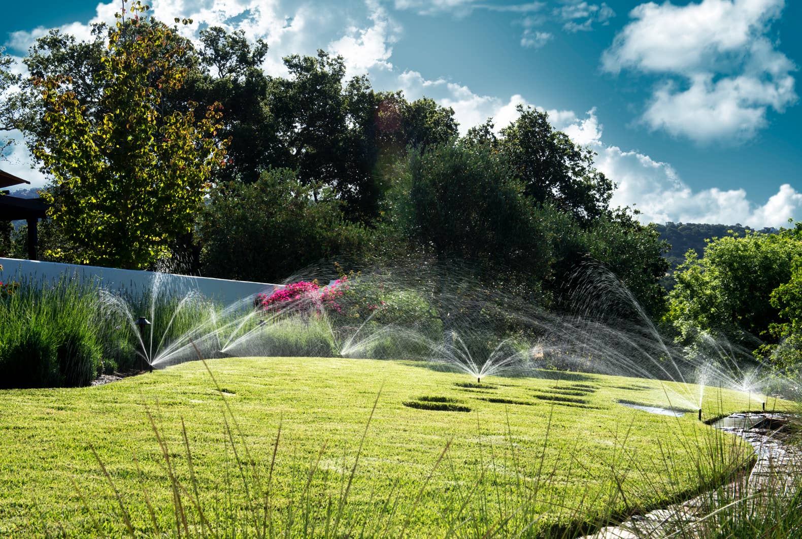Garten Bewässerung Beregnung Bremen Hamburg Rotenburg Sportplatz Reitplatz Hunter Grundwasser Hydrawise